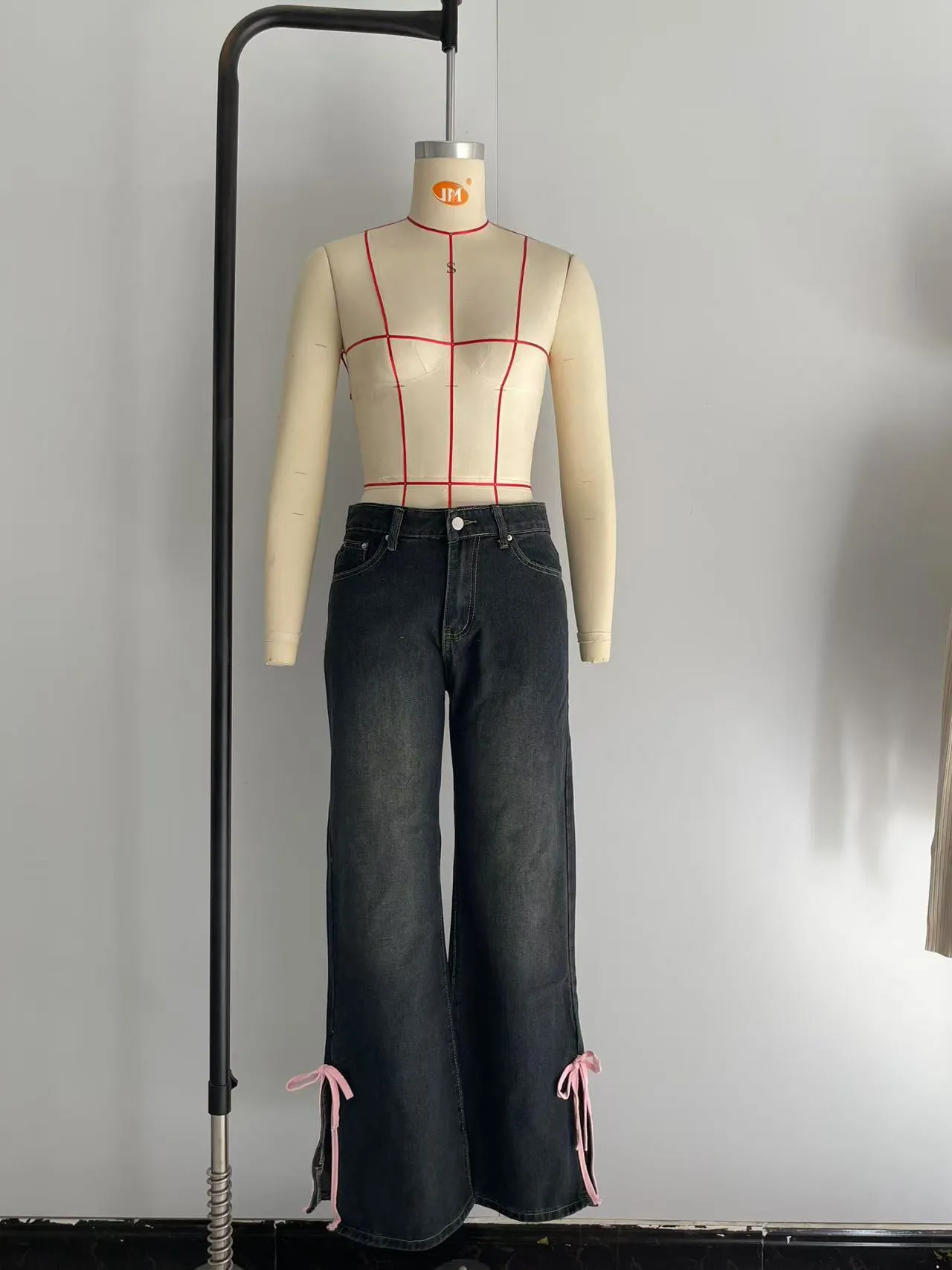 Vintage Low Rise Wide Leg Split Hem Jeans with Pink Bow