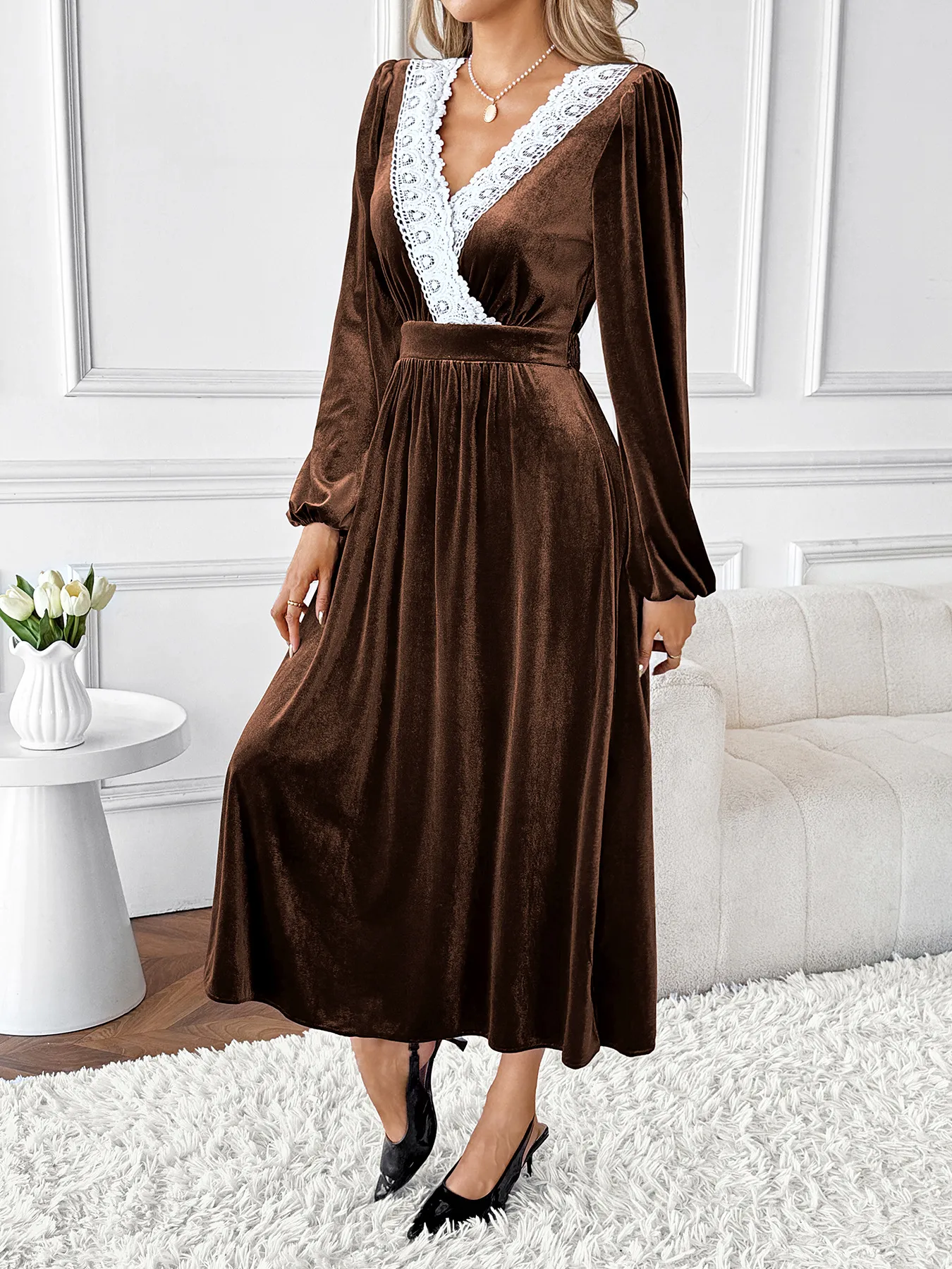 Elegant Vintage Velvet Long Sleeve Lace V-Neck Dress