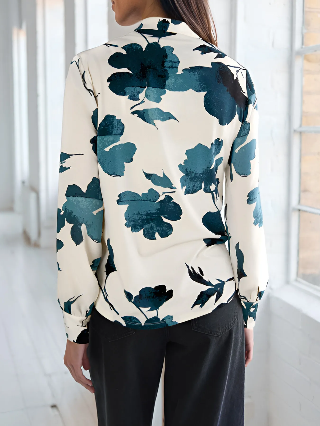 Botanical Print V-Neck Long Sleeve Blouse