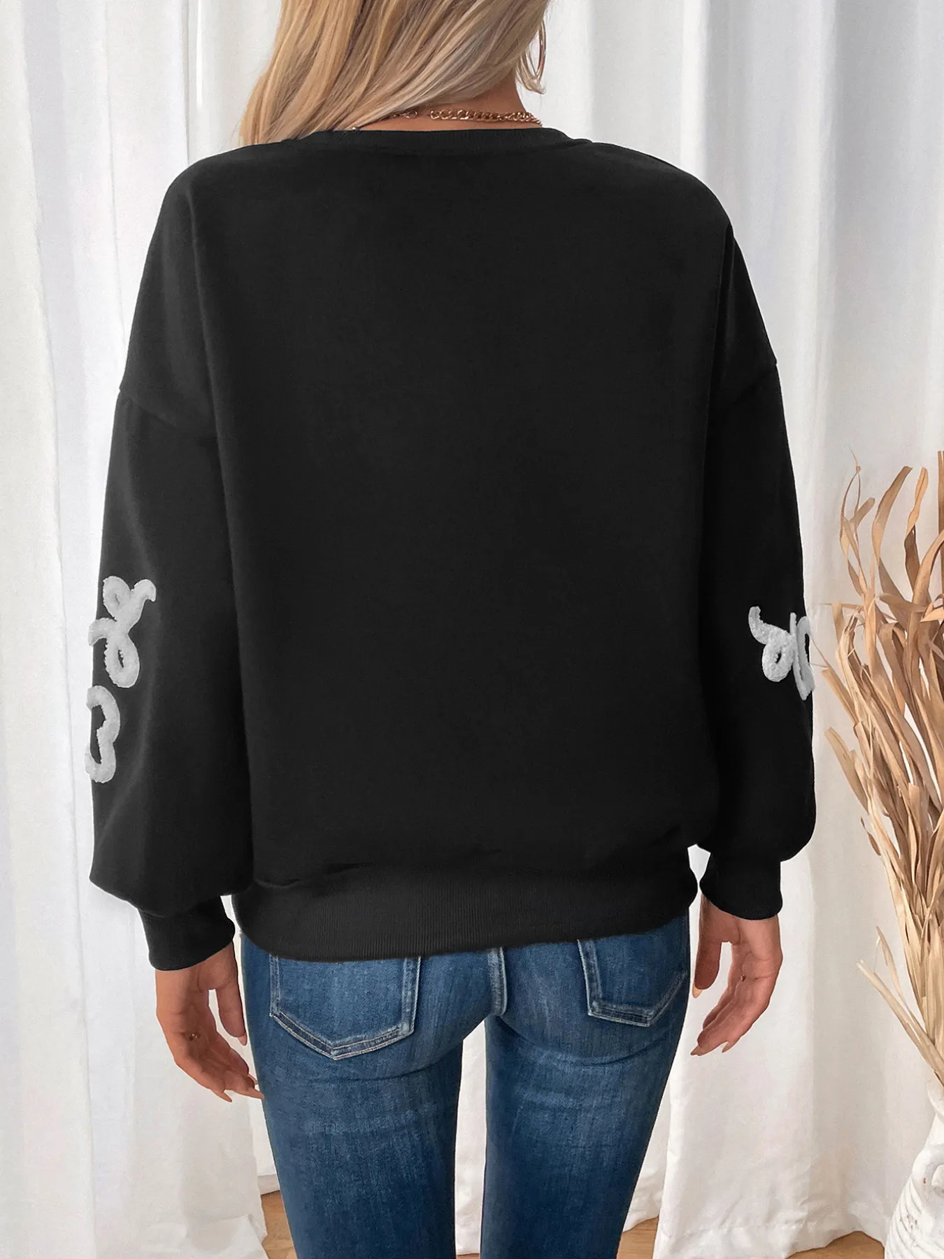 Casual Chenille Embroidered Fleece Crewneck Sweatshirt