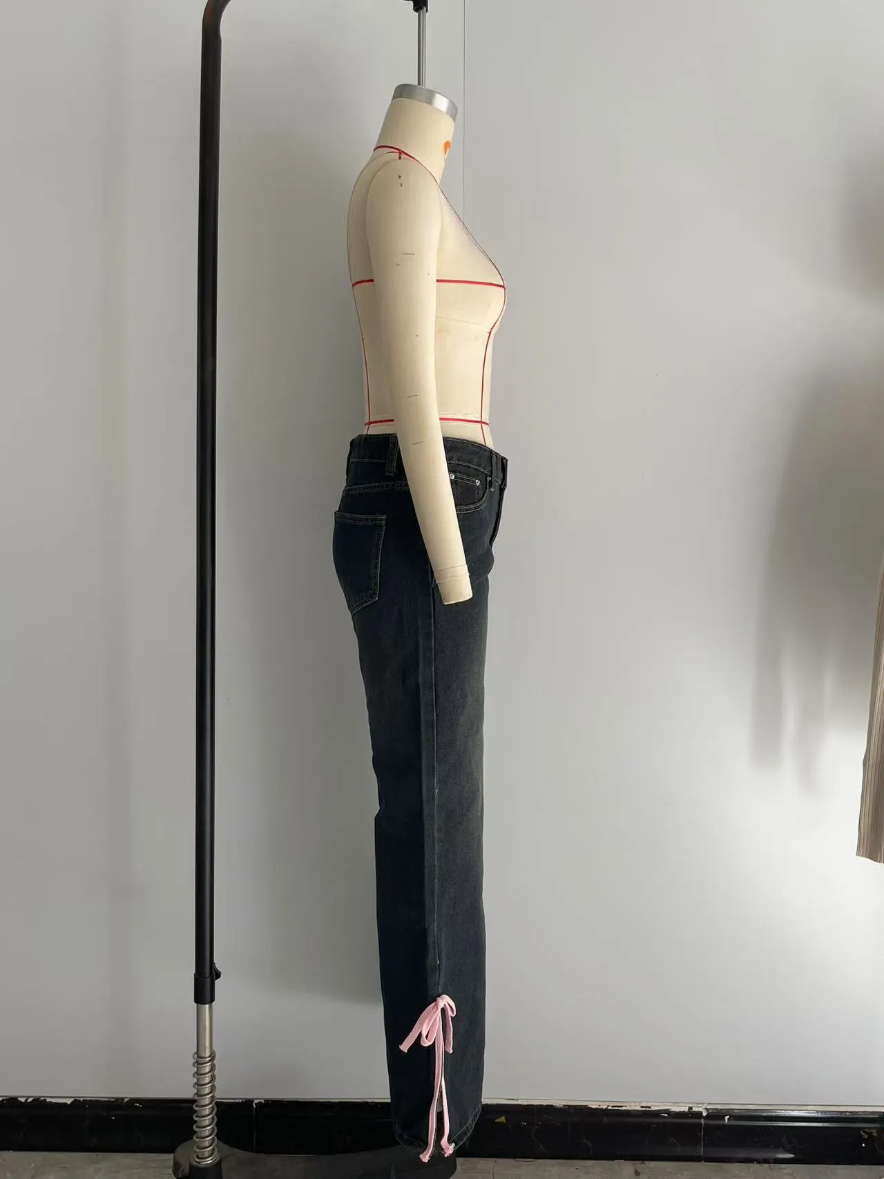 Vintage Low Rise Wide Leg Split Hem Jeans with Pink Bow